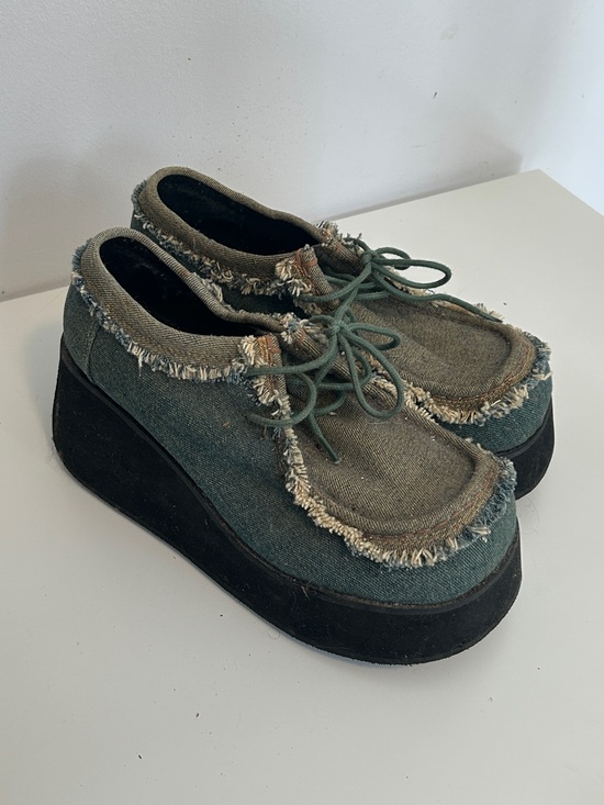 Shoes - vintage denim platforms unique